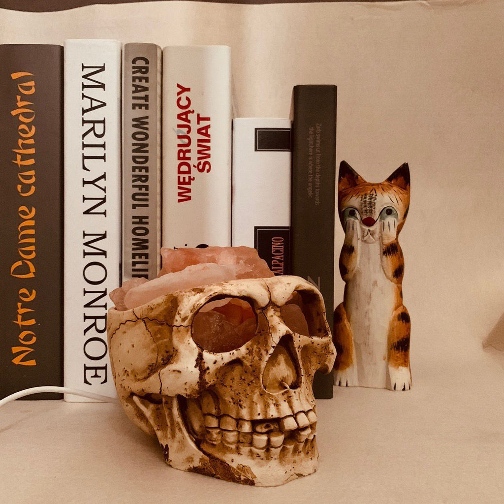 Resin Skull Rock Lamp - Halloween Home Decor Night Light